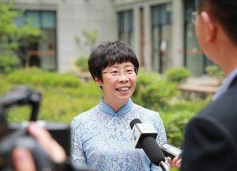 蒙曼:46岁的北大女博士,坦言"婚姻不是生活的必需品"