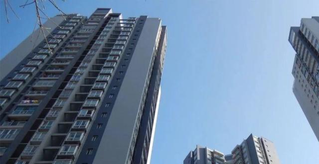 杭州楼市新政五日：有业主涨价80万 中介直言“有点离谱”_腾讯新闻