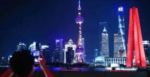 上海回来了！那些让人热泪盈眶的瞬间，应该被铭记！_腾讯新闻