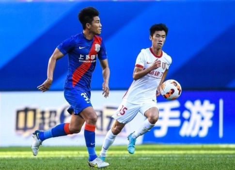 申花爆冷3场不胜,升班马豪取5连胜,国脚被救护车拉走