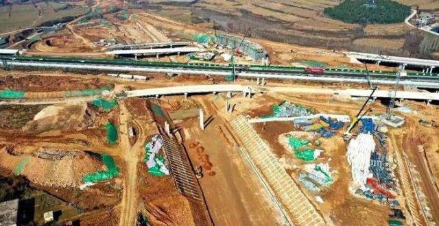 授信超4000亿元 建行全面推进基础设施基金项目配套融资_腾讯新闻