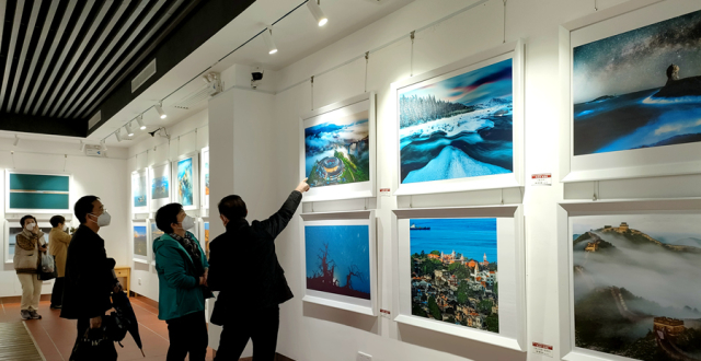 第28届福建省摄影展在厦门开展 2022首届集美摄影季同期举行_腾讯新闻