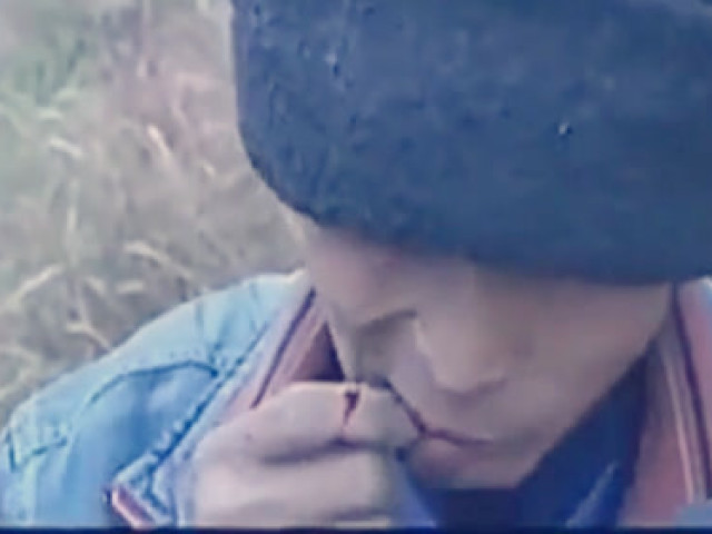 吃活食的农村老怪人,生吃毒蛇活鸡不拔毛