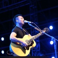 许巍故乡的词曲谱_许巍故乡曲谱(2)