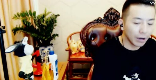 赵本六歪歪号解封能够直播了!利哥对于六哥的