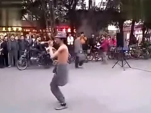 这首歌唱的好嗨,歌声一响起,不自觉的就动起来