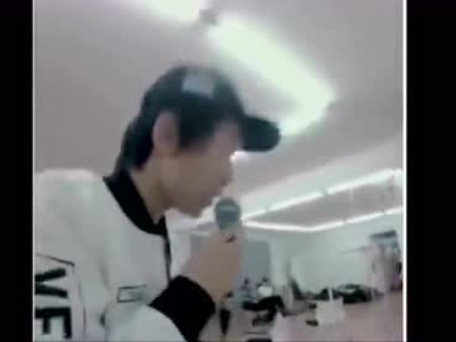 赵丽颖拍戏被群演吃豆腐,然而她的反应赢得所