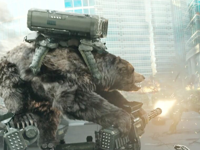 俄罗斯最强战斗熊,扛着加特林上战场,瞬间消灭一个装甲师!
