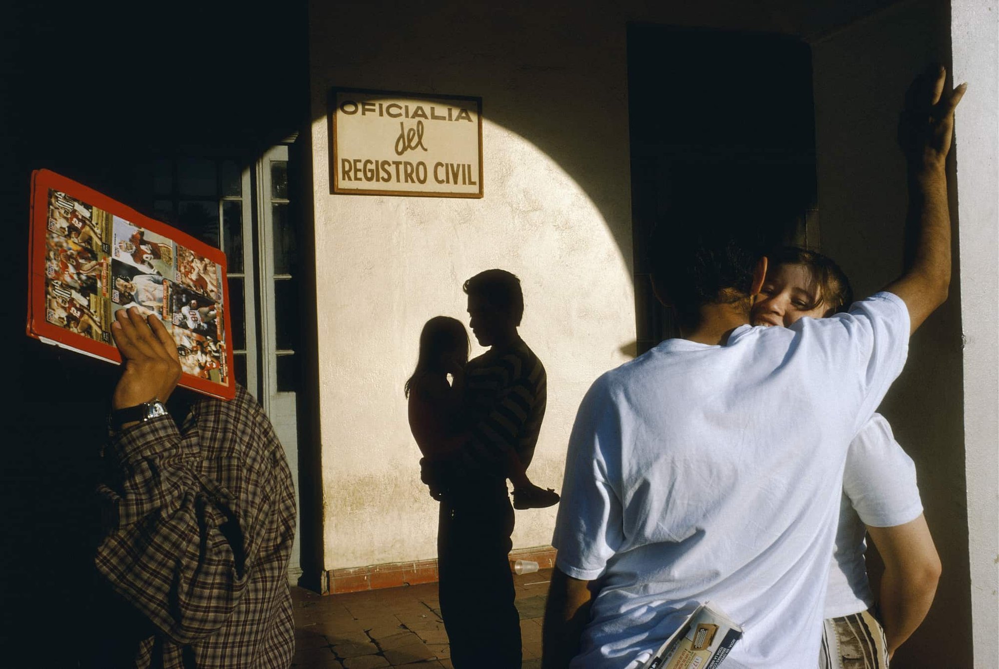 专访alex webb:狂热色彩与复杂构图里的街头