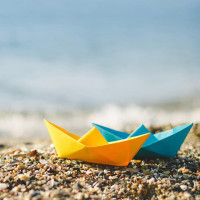 张嘉译步伐火了,宋丹丹当着张嘉译面模仿他走