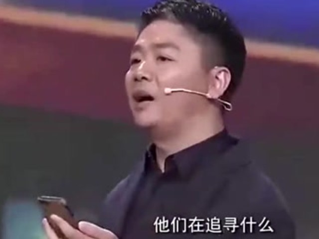 京东老板刘强东回农村老家,这才叫有钱人!