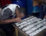 震惊 巴西某监狱内数十名囚犯排队吸食毒品
