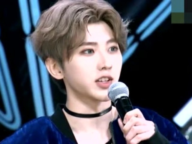 范冰冰弟弟范丞丞弹钢琴 秀超级尴尬的英文fre