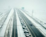 河南气象台发布暴雪橙色预警 省内近7成高速管制