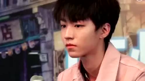 第17届金曲奖颁奖礼视频 侯佩岑与哈狗帮唱台