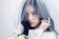 新人合影终于曝光!闵孝琳挽太阳登场梦幻唯美