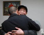 母亲离世父亲失明 成都服刑男子回家过年