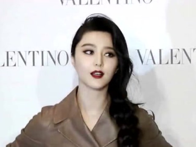 范冰冰弟弟范丞丞弹钢琴 秀超级尴尬的英文fre