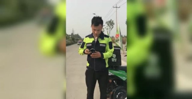 卖人口的坏人_坏人卡通图片(2)