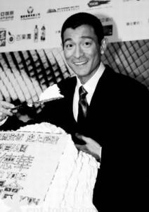 全场韩语提问,张艺兴火了:难道没有中文翻译吗