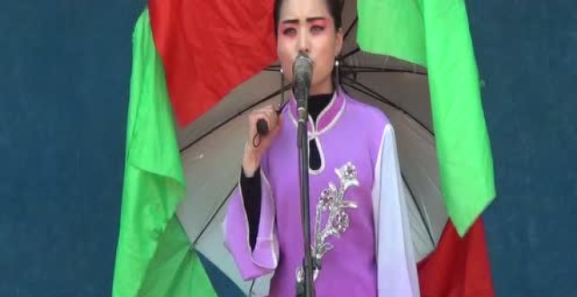 中庄村薛清爱儿嫊子秧歌、戏剧、二人台。