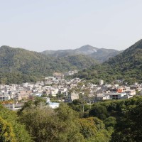 2018年农村大旱庄稼收成少,农民该怎么办?这