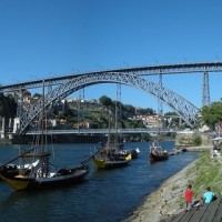 莫名其妙地加了一些手机QQ群,想退出该怎么操