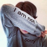 一首歌《再见只是陌生人》撕心裂肺听的心碎让