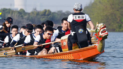 独家专访张杰:暖心老爸为女儿唱儿歌 模范老公