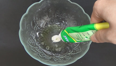 香蕉皮真是个宝,这样放在脚底上作用太厉害了