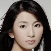 迪丽热巴在电梯和人撞衫,这下尴尬了