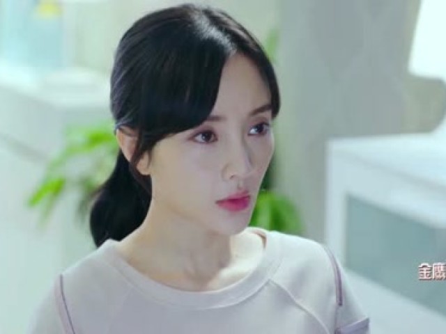 并非是嫡出,大夫人听闻她翻墙,就动用了家法!