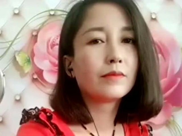 少女倾情献唱拥抱你离去 好听到怀疑人生 秒收