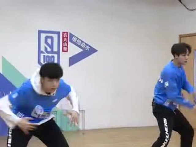 河南新乡火车站 京广铁路 南昌至北京西的T16