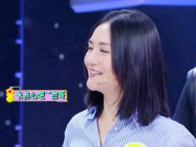 张智霖模仿袁咏仪逛街买包:你知道吗,她买多东