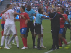 丹麦恶战秘鲁 谁能抢占出线先机?