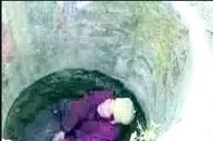 上百条毒蛇进村,村民越打越多,原因竟然是因为