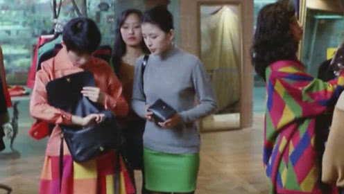 打架的时候,把女人当兵器,身手真不赖啊