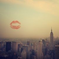 关晓彤在台上喊张嘉译爸爸,张嘉译走路的姿势