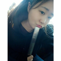 小男孩被电梯卡住了,孕妇竟摔下楼梯,真是太可