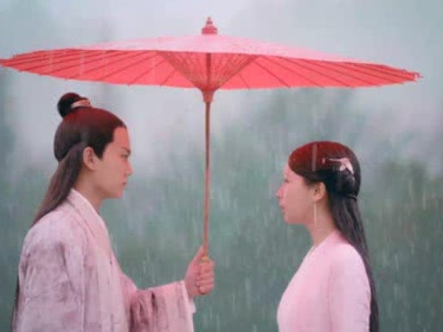 我们的少年时代:陶西见杯上的口红印瞬间产生