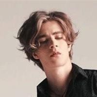 谁安慰爱哭的你的个人频道