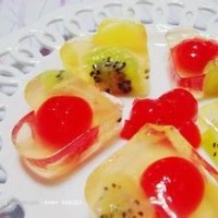 迪丽热巴上节目,抱起杨幂秀恩爱,现场欢呼不断