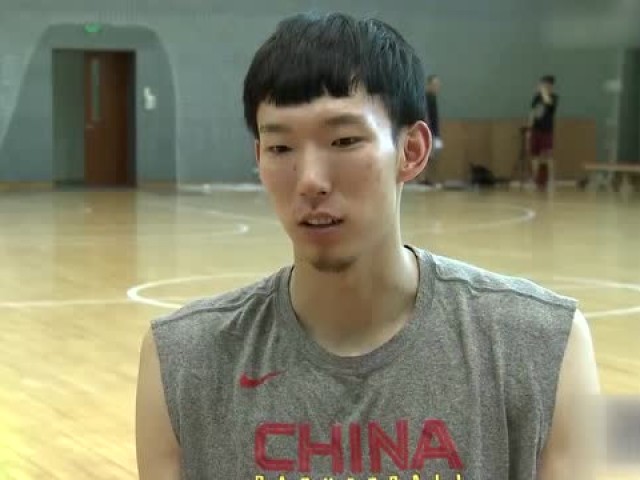 体育早报：詹姆斯未来4年能否带队夺冠？赔率偏向湖人无冠