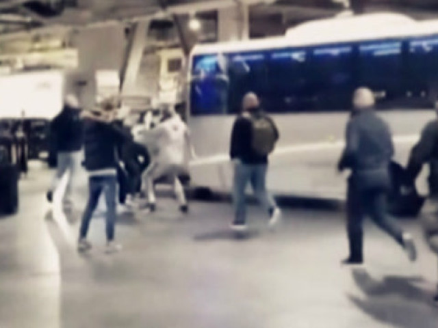 体育早报：詹姆斯未来4年能否带队夺冠？赔率偏向湖人无冠