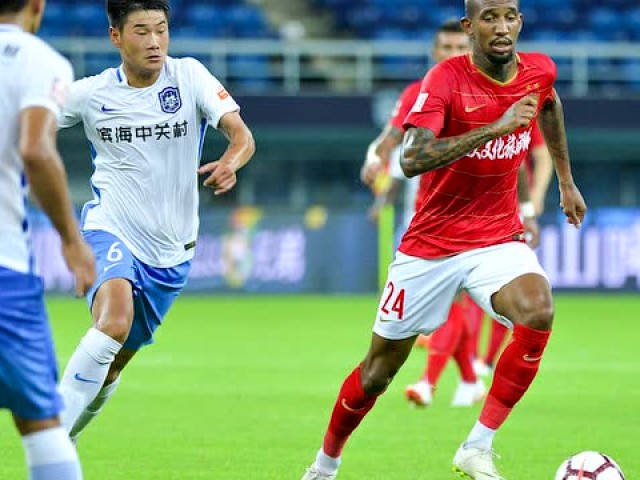 [体育早报]米兰宣布伊瓜因加盟 国安夺中超半程冠军