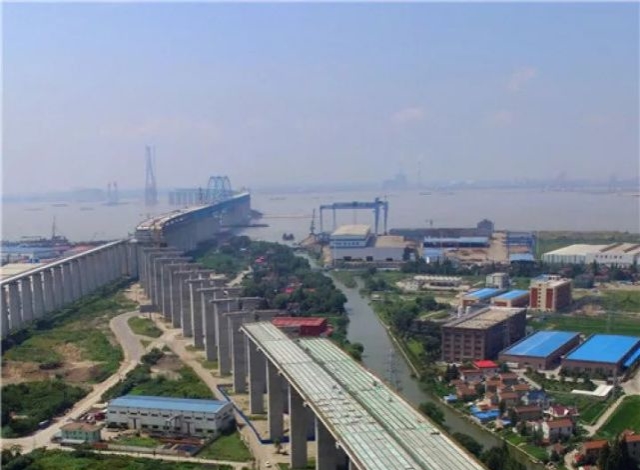 老人在商家做尿检呈阳性 掏4万买神药称能防