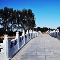 她原创的这首《身骑白马》被很多人翻唱,但原