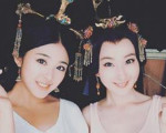 张含韵晒照“自黑” 网友：脖子多少天没洗了