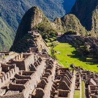 2018一部超级科幻大片,2065年核战争,仅仅67